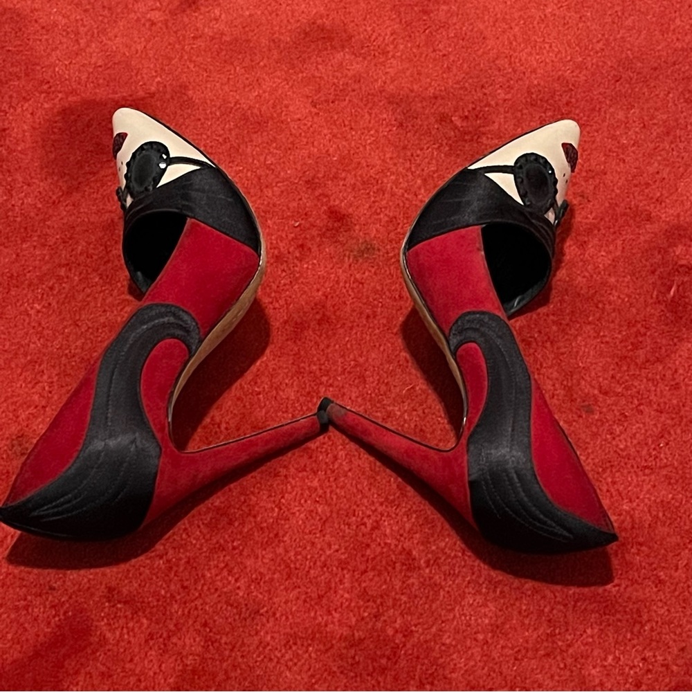 Alice + Olivia Face Pump - Picture 5 of 9